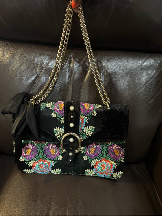 Steve Madden Handbags - Steve Madden Velvet BurnoutBlack Floral Embroidered Shoulder Bag with Gold Chain